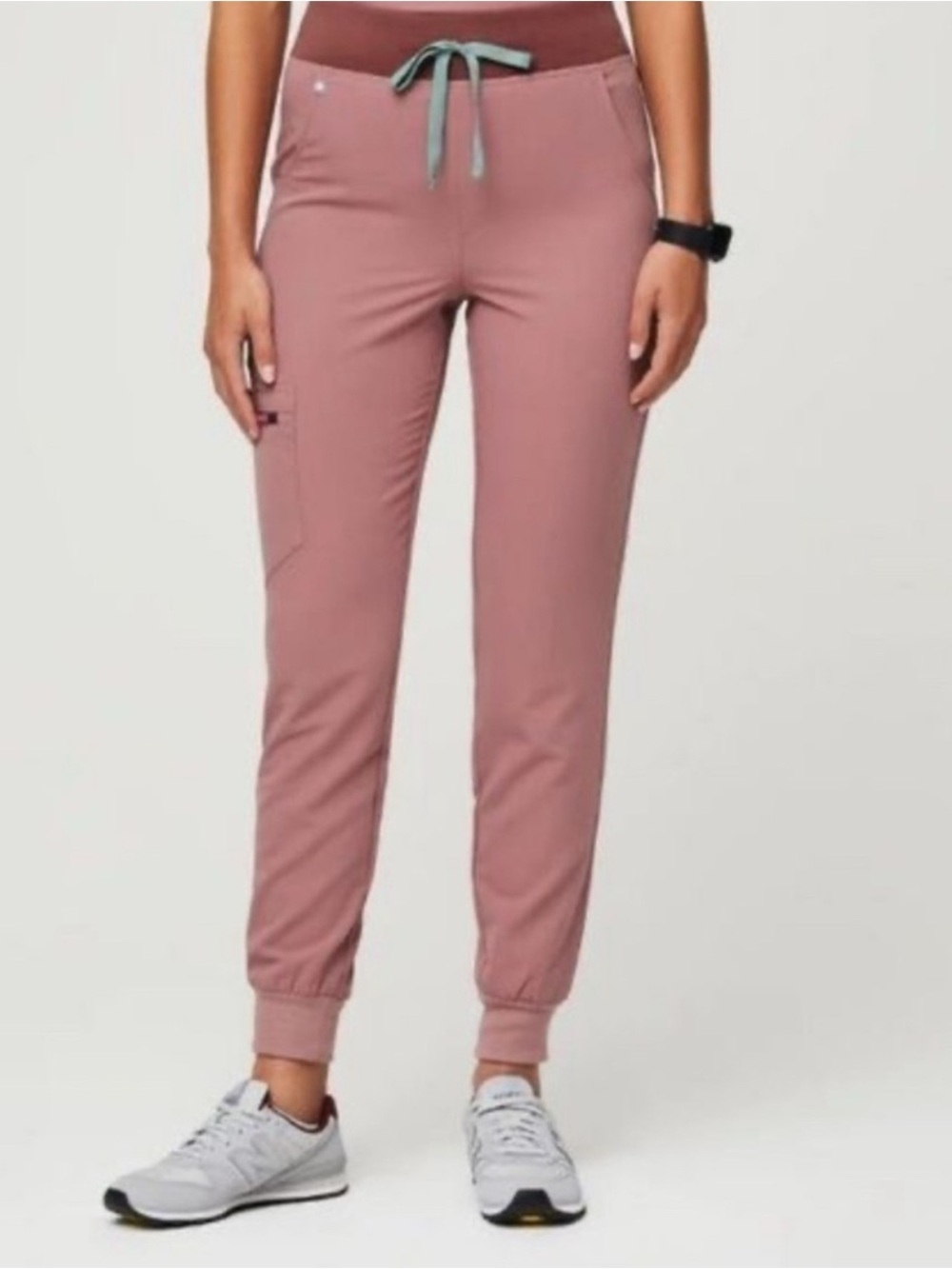 Women’s mineral mauve Jogger scrub pants